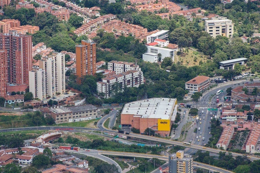 Carrera 80 highway project in Colombia