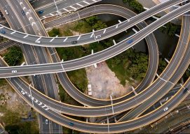 vista aérea de interseccion de carreteras